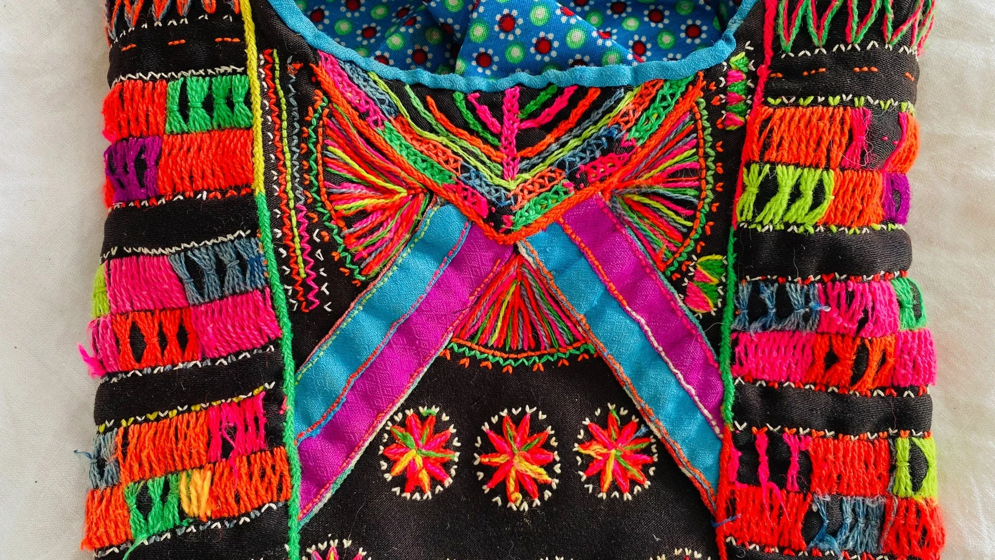 Vintage Hmong Embroidered Handbag. 0183